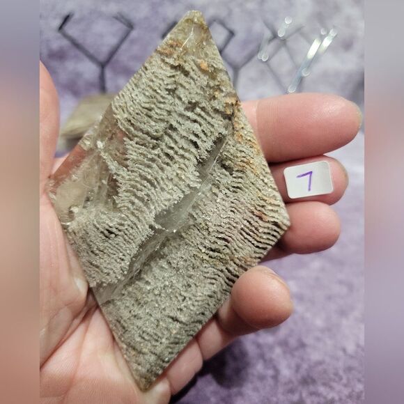 Garden Quartz Rhombas with Stand - Picture 9 of 13